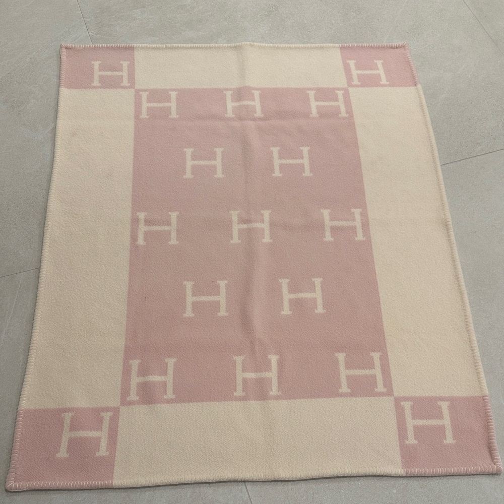 Hermes Avalon blanket